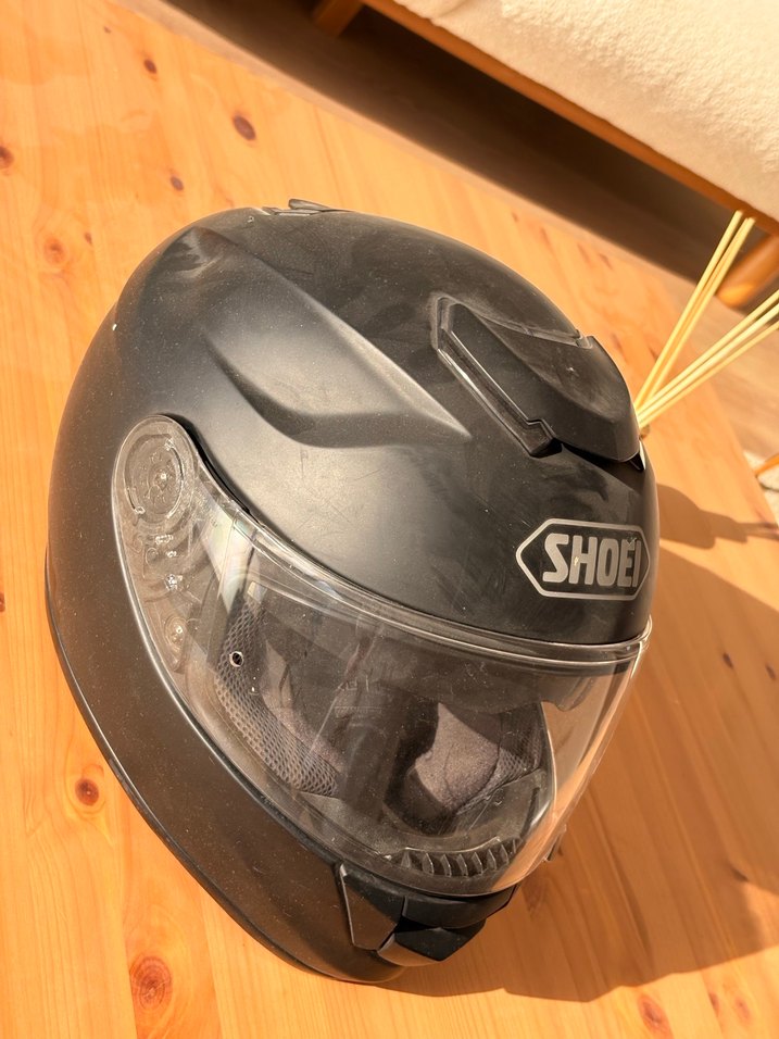 Siyah Parlak SHOEI Motosiklet Kaskı - Görsel 3