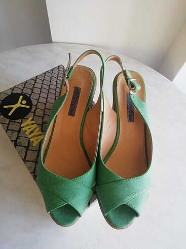 TOPUKLU AYAKKABI - Görsel 3