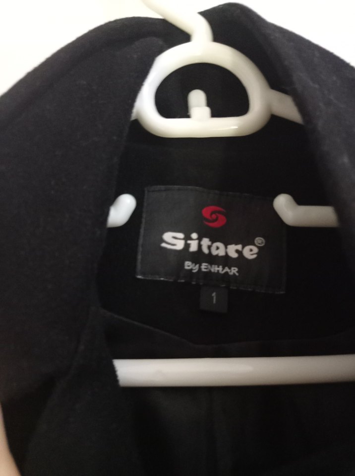 Düğmeli Siyah Kaban - Görsel 3