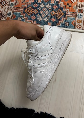 Adidas 40