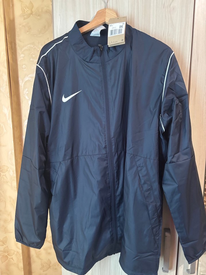 Orjinal etiketli nike
Erkek Siyah Spor Rüzgarlık - Görsel 2