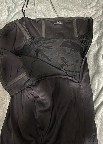 Network Siyah Straplez Saten Mini Elbise - Görsel 3