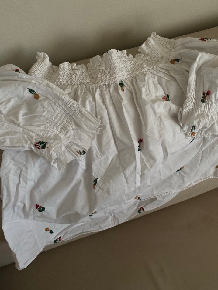 Zara Nakış Detaylı Beyaz Bohem Bluz - Görsel 4