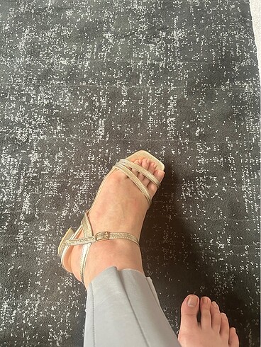 37 Beden Nine west sandalet
