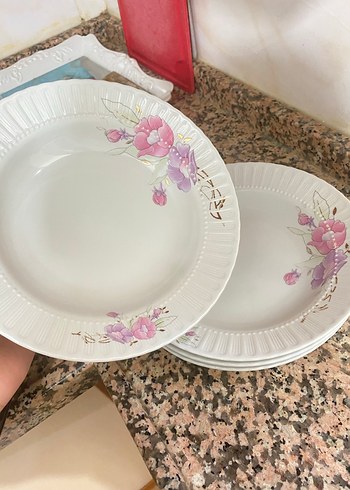 Beyaz ve Pastel Çiçek Desenli Tabak Seti - Görsel 3