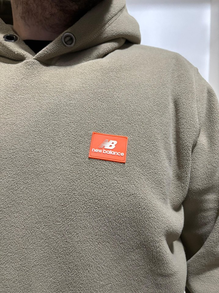 New Balance Kapüşonlu Rahat Kesim Erkek Sweatshirt - Görsel 4