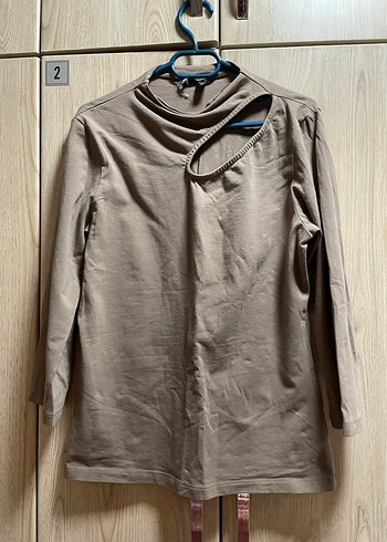 Bej Yüksek Yakalı Uzun Kollu Kadın Gömlek - Görsel 4