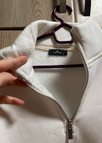 Yarım Fermuarlı Yüksek Yakalı Beyaz Sweatshirt - Görsel 2