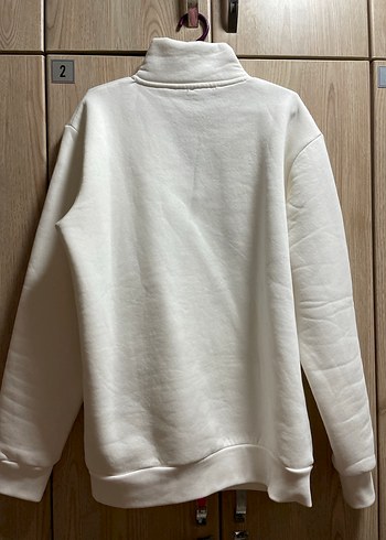 Yarım Fermuarlı Yüksek Yakalı Beyaz Sweatshirt - Görsel 4