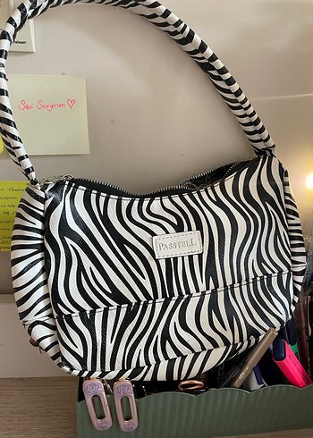 Zebra Desenli Fermuarlı Beyaz Kadın Çanta - Görsel 2