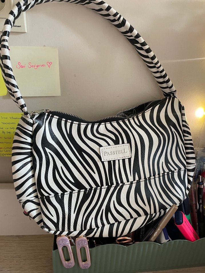 Zebra Desenli Fermuarlı Beyaz Kadın Çanta - Görsel 2