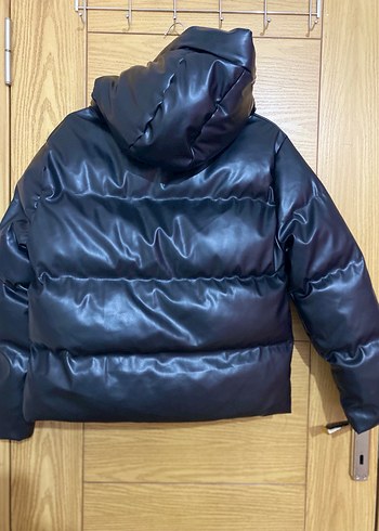 Kapüşonlu şişme deri mont - Görsel 7