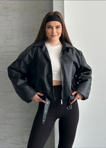Siyah Kemerli Kısa Deri Kadın Ceket - Görsel 3