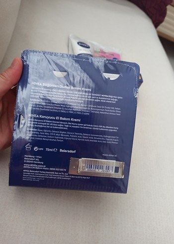 Nivea El Kremi ve Siyah Böğürtlen Dudak Parlatıcısı - Görsel 5