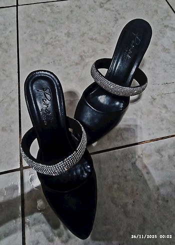 Siyah Parlak Düz Deri Tokalı Stiletto 37 numara - Görsel 5