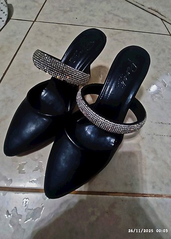 Siyah Parlak Düz Deri Tokalı Stiletto 37 numara - Görsel 4