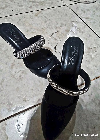 Siyah Parlak Düz Deri Tokalı Stiletto 37 numara - Görsel 3