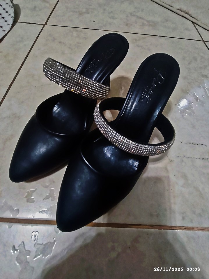 Siyah Parlak Düz Deri Tokalı Stiletto 37 numara - Görsel 4