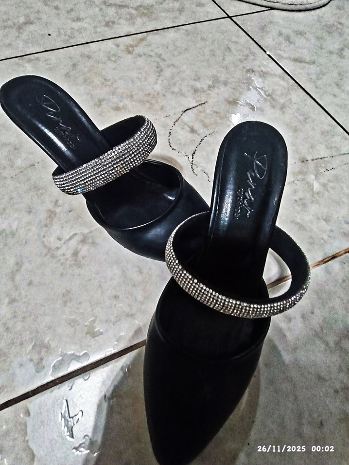 Siyah Parlak Düz Deri Tokalı Stiletto 37 numara - Görsel 3