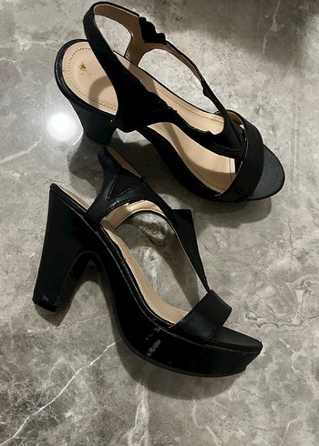 Siyah Platform Topuklu Kadın Akşam Ayakkabısı - Görsel 2