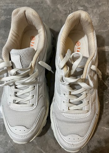 Beyaz Bağcıklı Spor Ayakkabı - Görsel 3