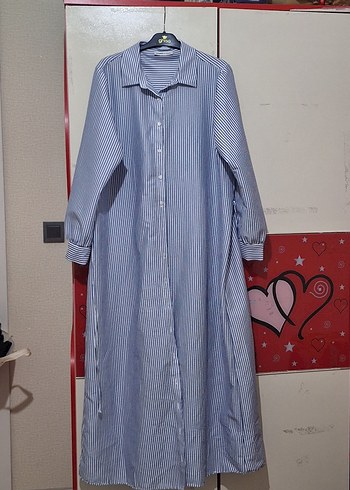 Düğmeli Uzun Kollu Mavi Çizgili Elbise - Görsel 2