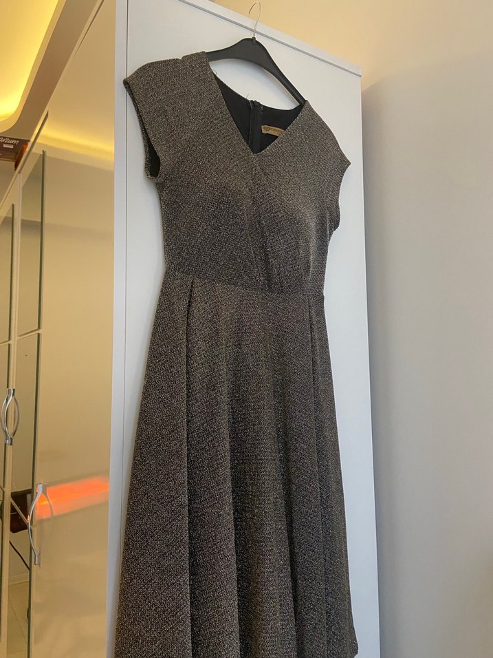 Gri Midi V Yaka Kadın Elbise - Görsel 3