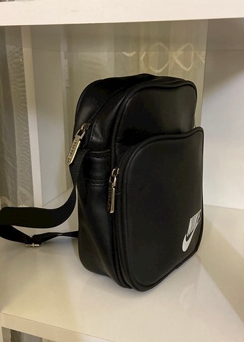 Nike Siyah Baskılı Omuz Çantası - Görsel 2