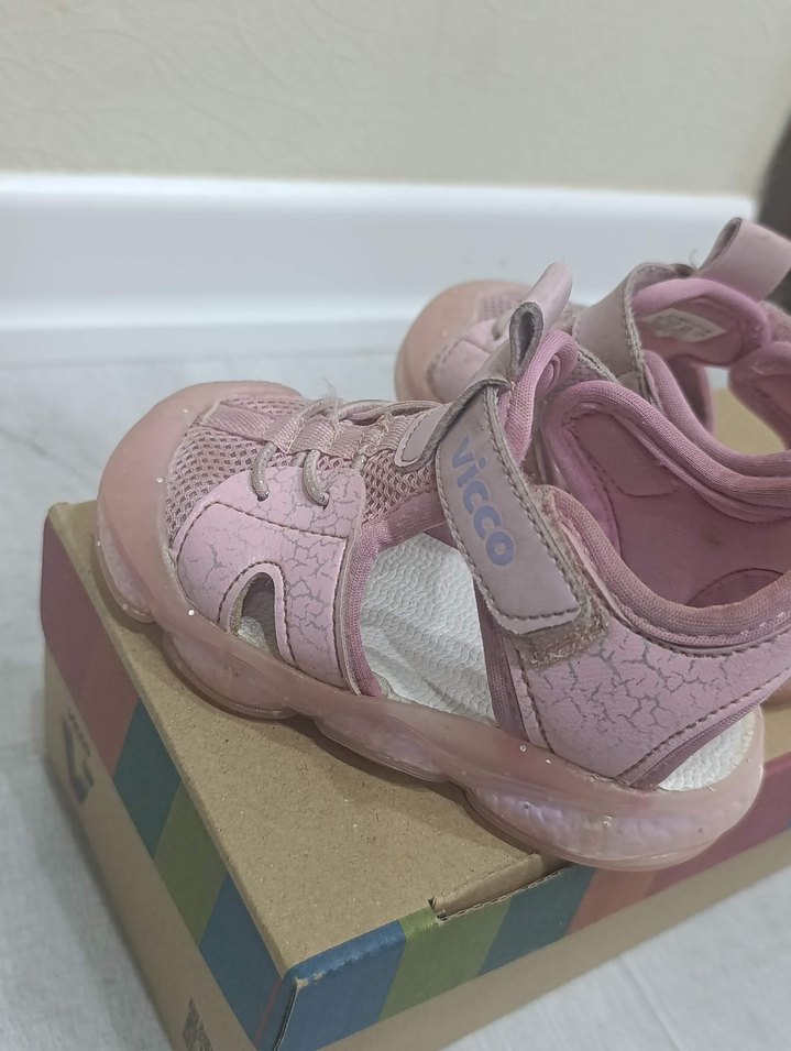 vicco ışıklı sandaletKız Çocuk Pembe Cırtlı Sneakers - Görsel 2