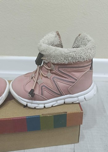 Kız Çocuk Pembe Peluş Detaylı Bot - Görsel 3