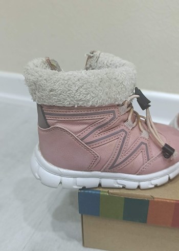 Kız Çocuk Pembe Peluş Detaylı Bot - Görsel 2