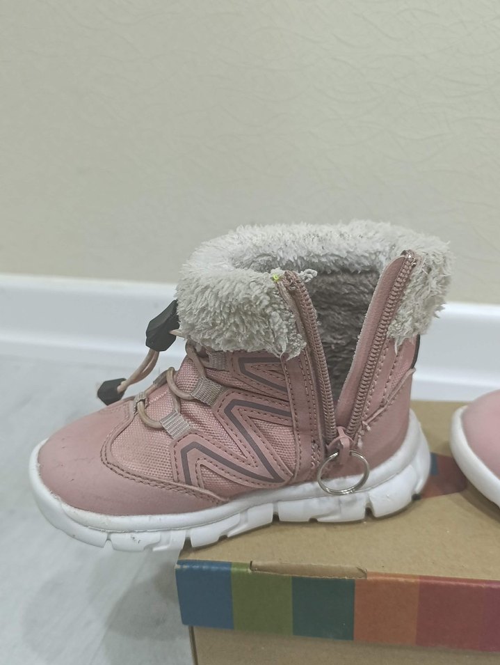 Kız Çocuk Pembe Peluş Detaylı Bot - Görsel 4