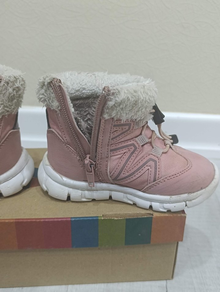 Kız Çocuk Pembe Peluş Detaylı Bot - Görsel 5