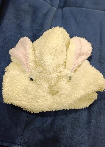 Beyaz Peluş Çocuk Kulaklı Şapka - Görsel 2