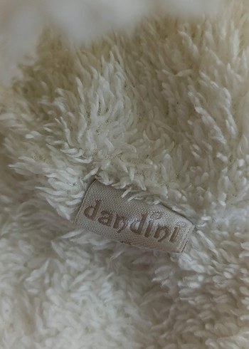 Beyaz Peluş Çocuk Kulaklı Şapka - Görsel 3