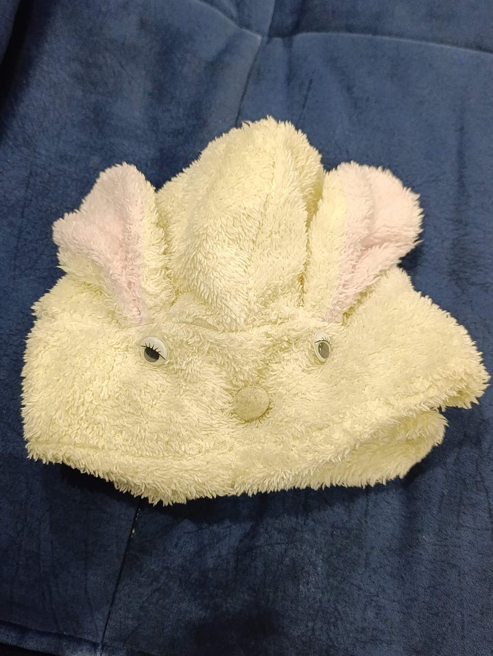 Beyaz Peluş Çocuk Kulaklı Şapka - Görsel 2