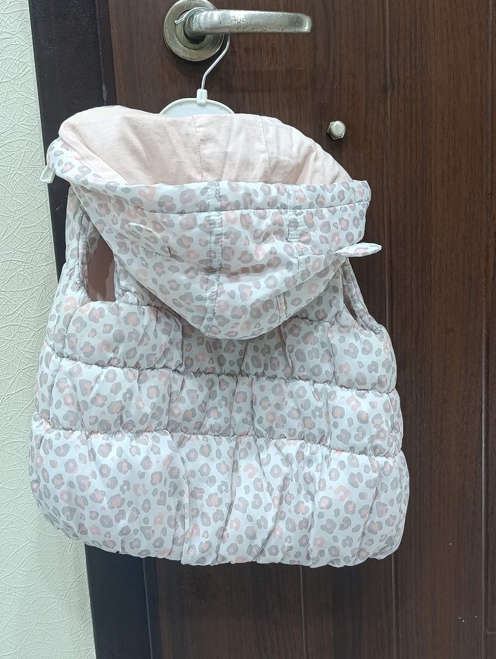 LCW Kız Çocuk Kapüşonlu Kürklü Yelek - Görsel 2