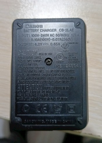 Canon Siyah Batarya Şarj Cihazı(CB-2LAE) - Görsel 2