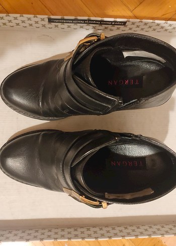 Tokalı Siyah Deri Kadın Bot - Görsel 3