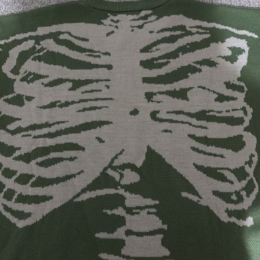 Yeşil arkası iskelet desenli oversize kazak unisex - Görsel 2