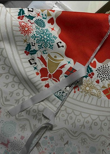 Renkli Işıklı Yılbaşı Ağacı alt örtüsü - Görsel 2