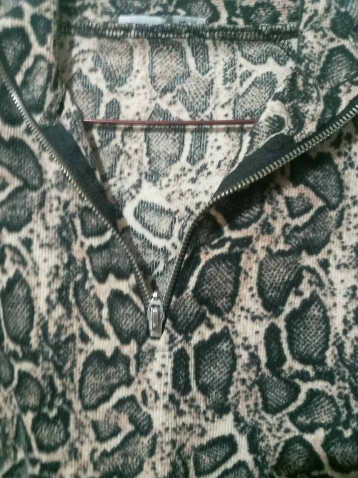 Yılan Desenli Uzun Kollu Kısa Bluz - Görsel 2