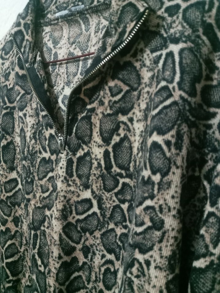 Yılan Desenli Uzun Kollu Kısa Bluz - Görsel 4