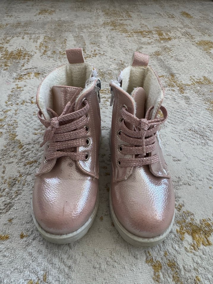 Pembe Parlak Nakışlı Kız Botu - Görsel 2