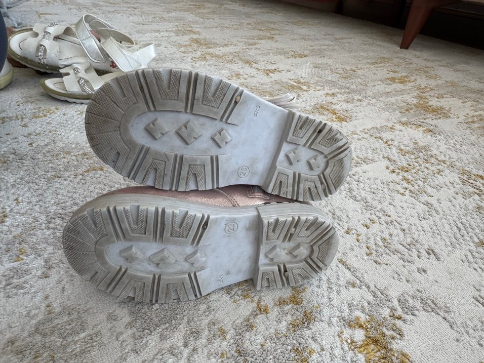 Pembe Parlak Nakışlı Kız Botu - Görsel 3