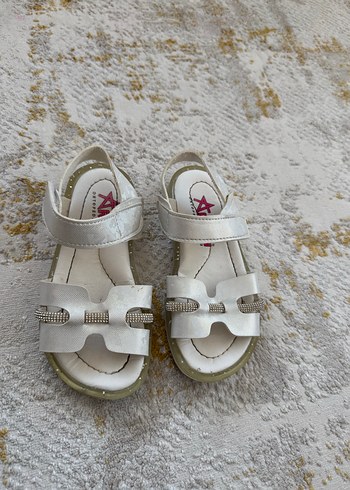Kız Çocuk Beyaz Tokalı Sandalet - Görsel 3