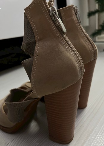 Bej Süet Dolgu Topuklu Kadın Ayakkabı - Görsel 2