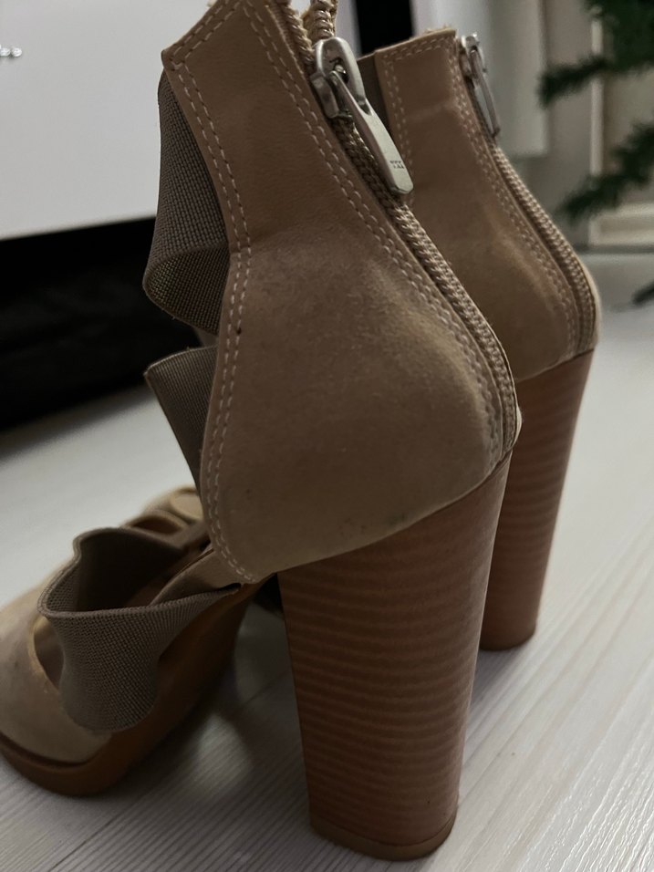 Bej Süet Dolgu Topuklu Kadın Ayakkabı - Görsel 2