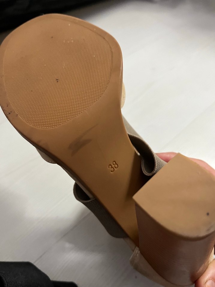 Bej Süet Dolgu Topuklu Kadın Ayakkabı - Görsel 3