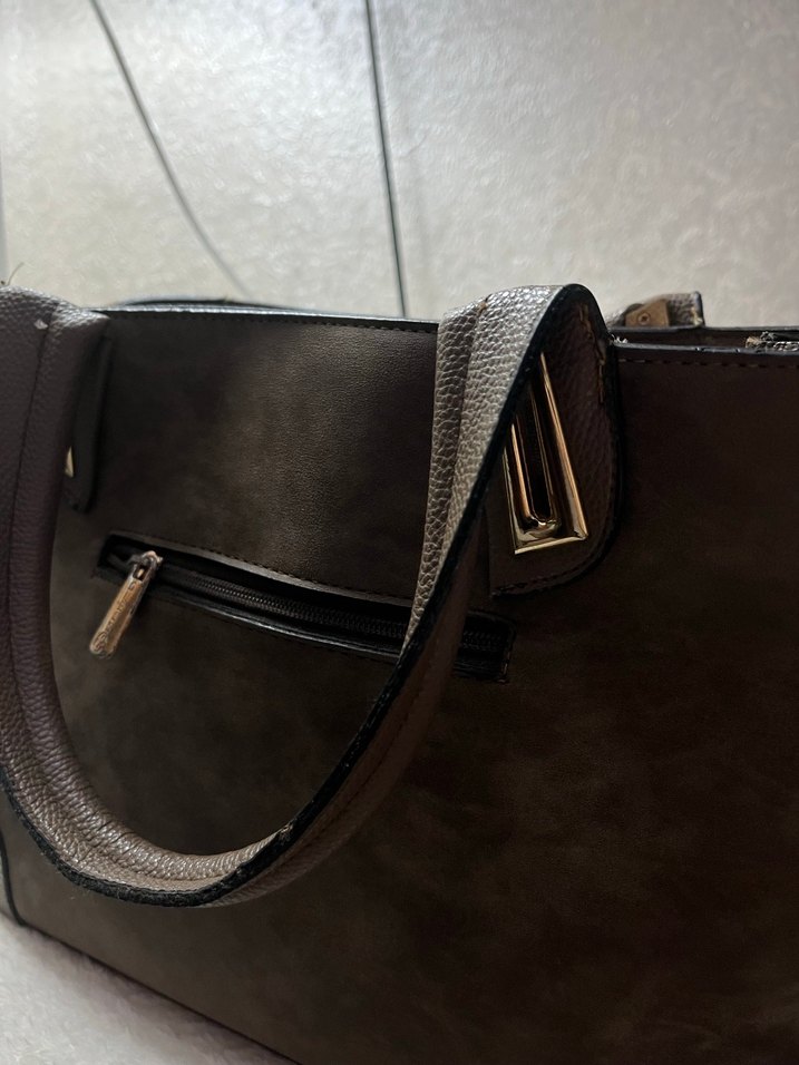 Guess Kahverengi Süet Lüx Kadın Çanta - Görsel 4